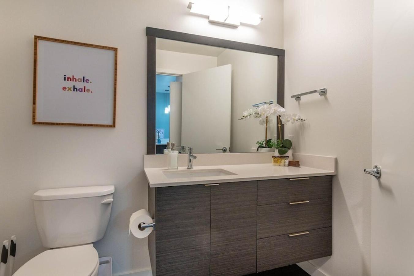 Self Check-In-Washer-Dryer-4Ksmart Tv-King Bed-Gym Τακόμα Εξωτερικό φωτογραφία
