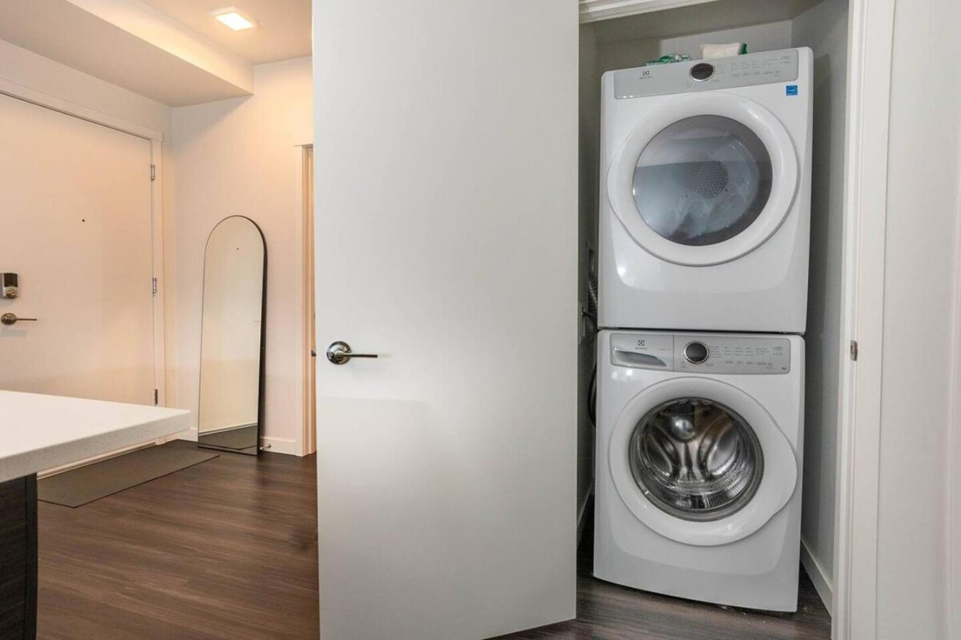 Self Check-In-Washer-Dryer-4Ksmart Tv-King Bed-Gym Τακόμα Εξωτερικό φωτογραφία